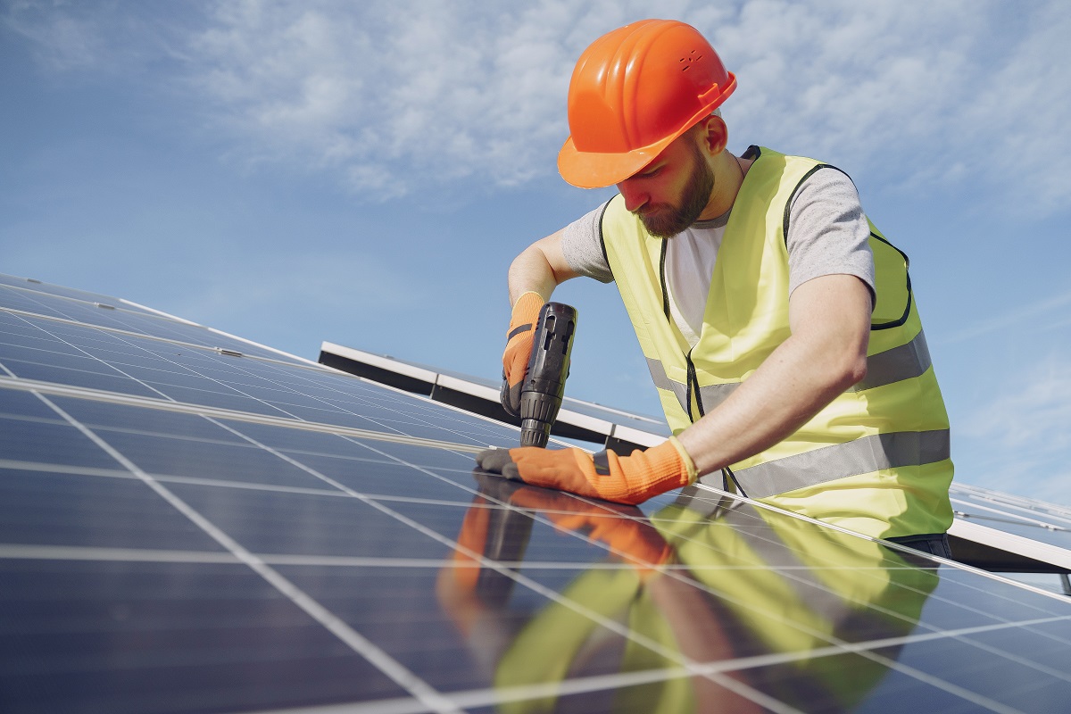 Leia mais sobre o artigo Instalação de painéis solares: 7 dicas para você fazer a melhor